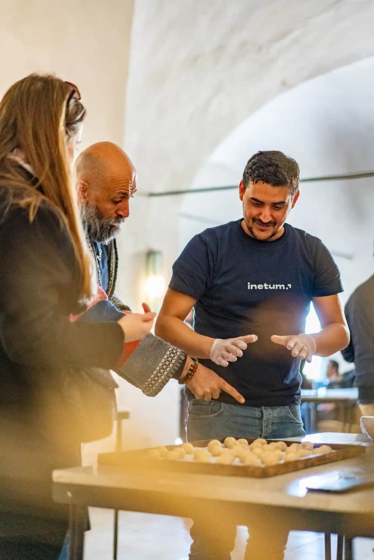 Cérémonie de remise de prix d'entreprise en Tunisie avec scène de prestige — Atelier Events