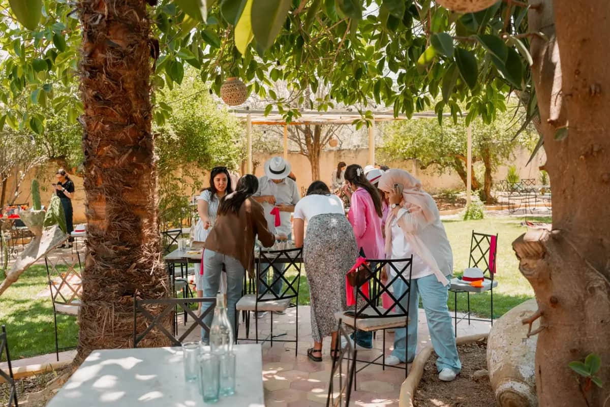 Team building pour grandes équipes de 200 à 600 personnes : méthode, timing et logistique en Tunisie
